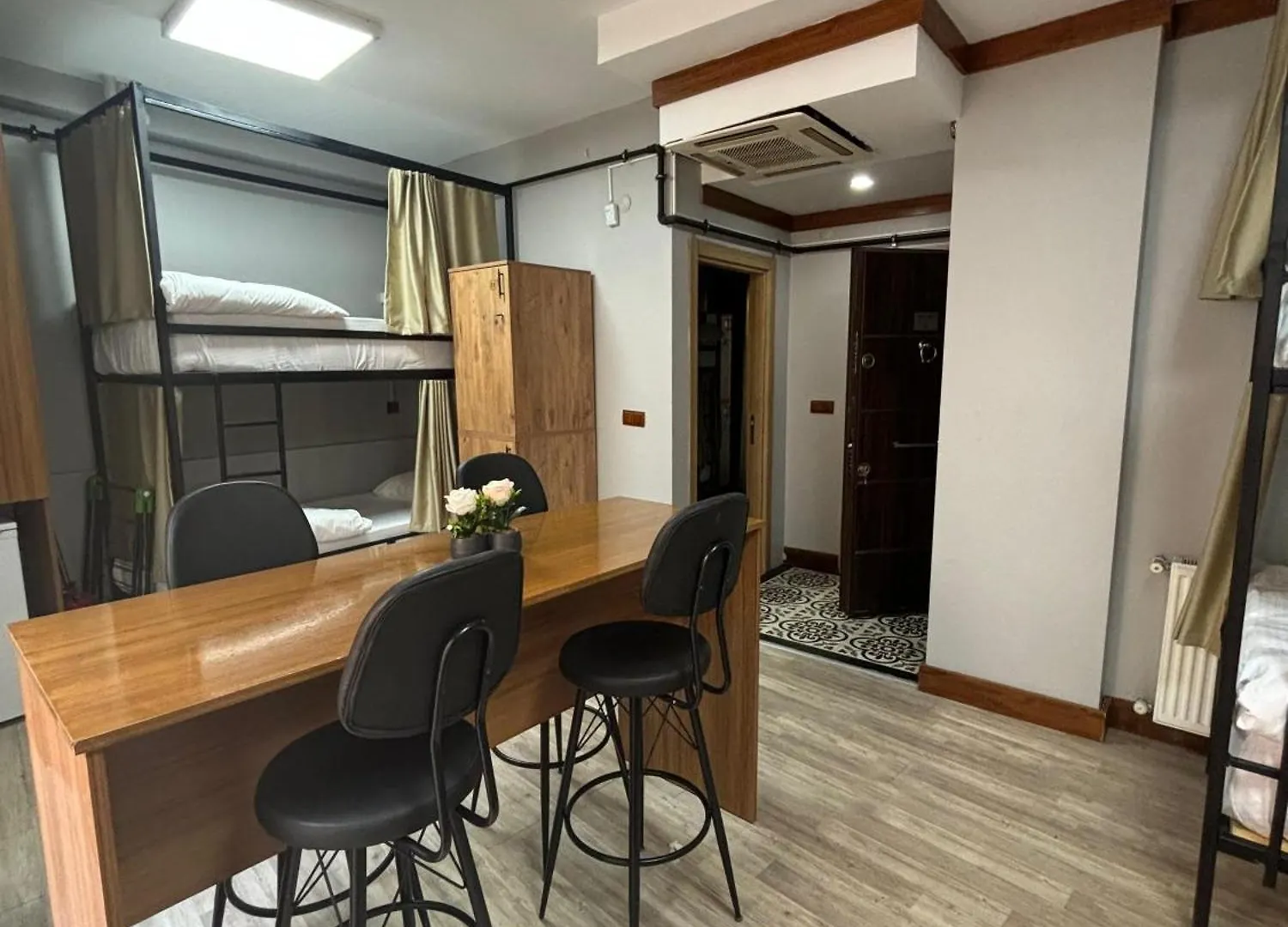 Moon Hostel Стамбул Турция